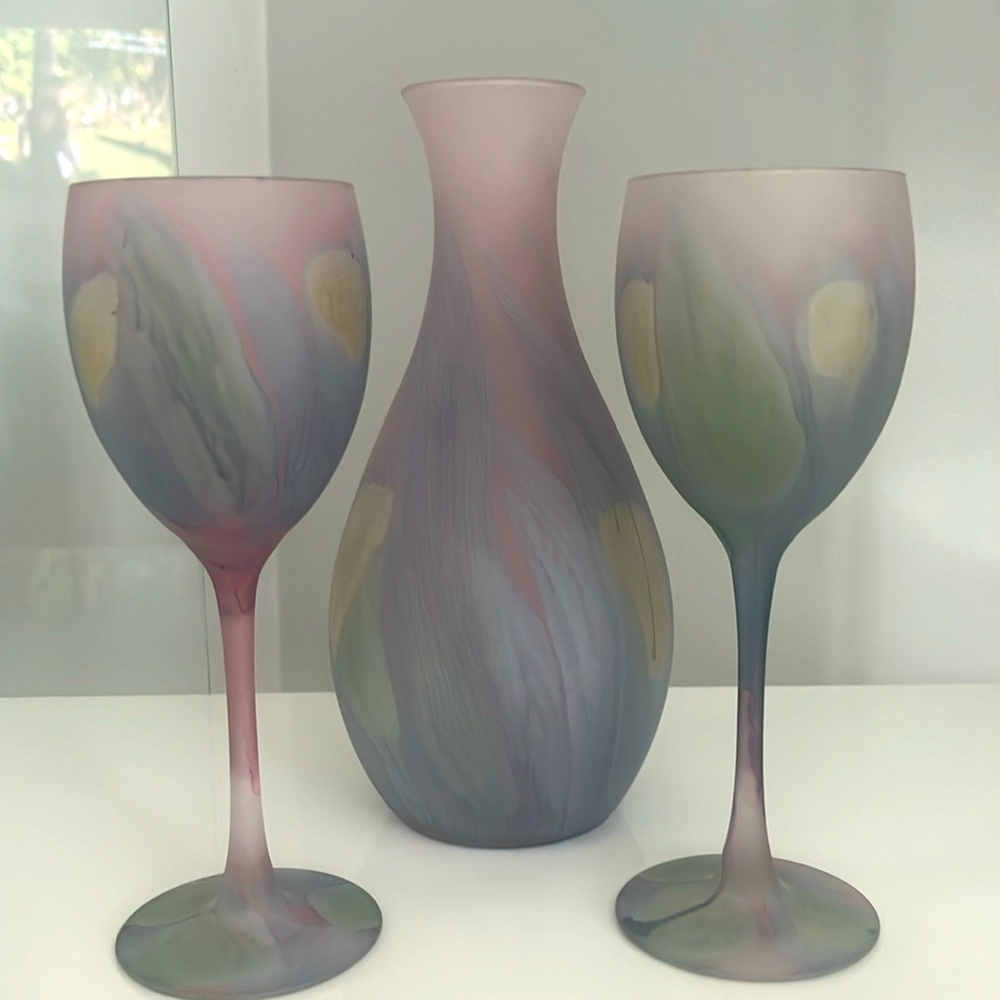 Reuven Deco Art Design Satin wine glasses and decanter set